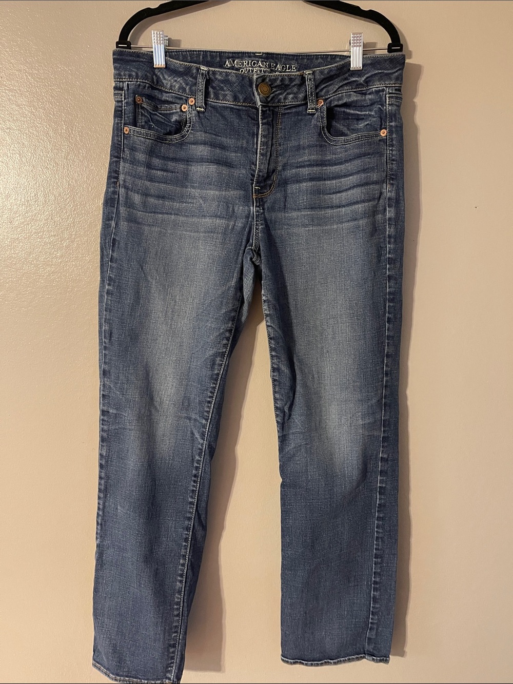 American Eagle Outfitters Women’s Medium Blue Straight-Leg Jeans
